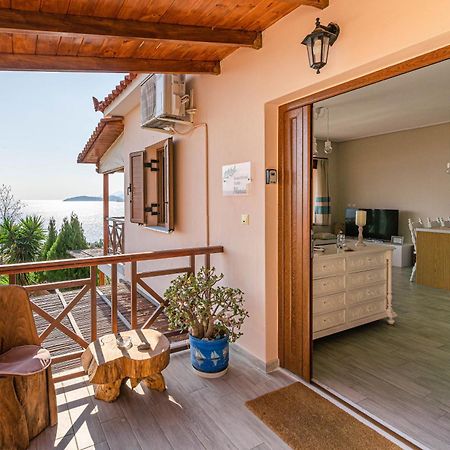 Paralio Astros Beachfront Suites Xiropigado Exteriér fotografie