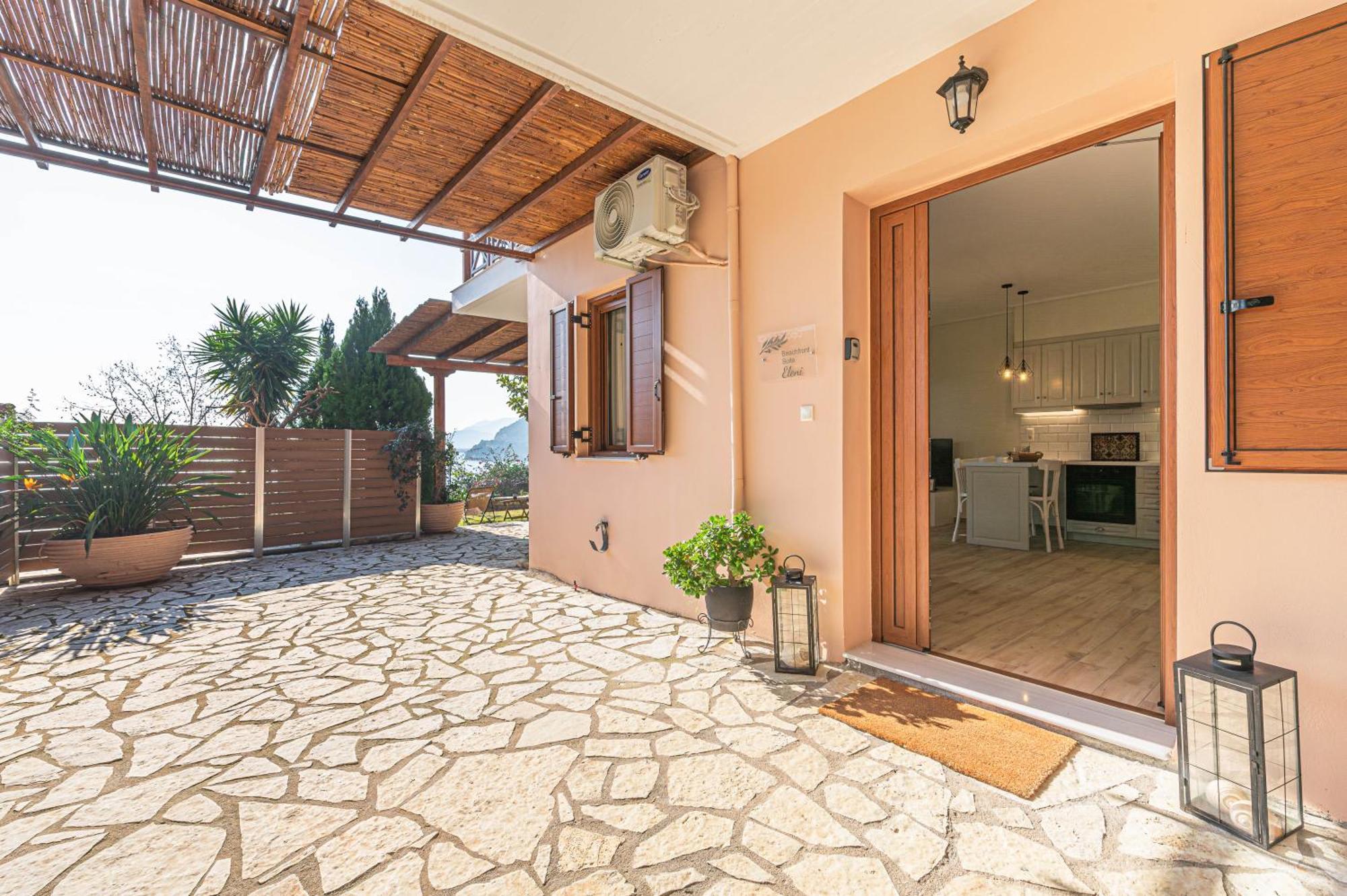 Paralio Astros Beachfront Suites Xiropigado Exteriér fotografie