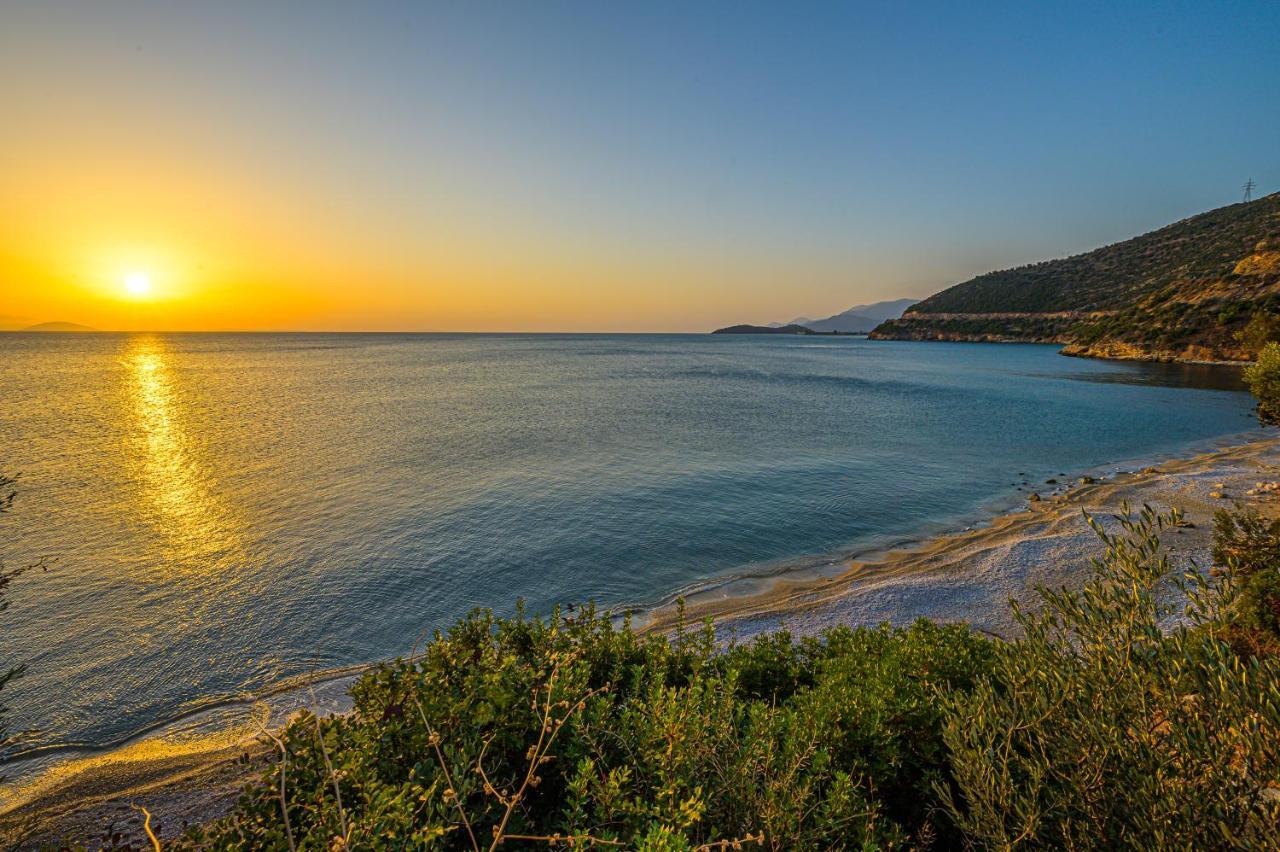 Paralio Astros Beachfront Suites Xiropigado Exteriér fotografie